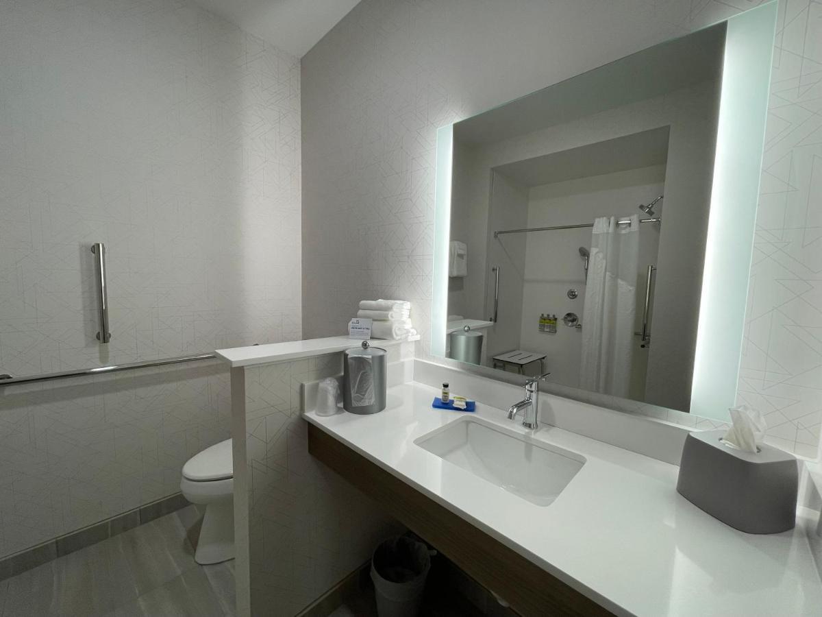 פורט סמית' Holiday Inn Express & Suites - Ft. Smith - Airport By Ihg מראה חיצוני תמונה