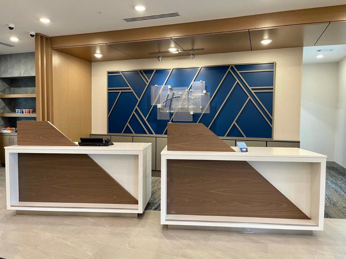 פורט סמית' Holiday Inn Express & Suites - Ft. Smith - Airport By Ihg מראה חיצוני תמונה