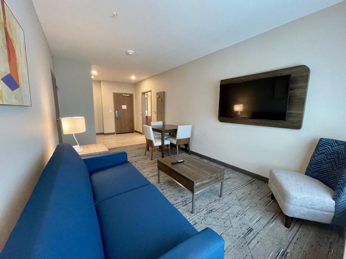פורט סמית' Holiday Inn Express & Suites - Ft. Smith - Airport By Ihg מראה חיצוני תמונה