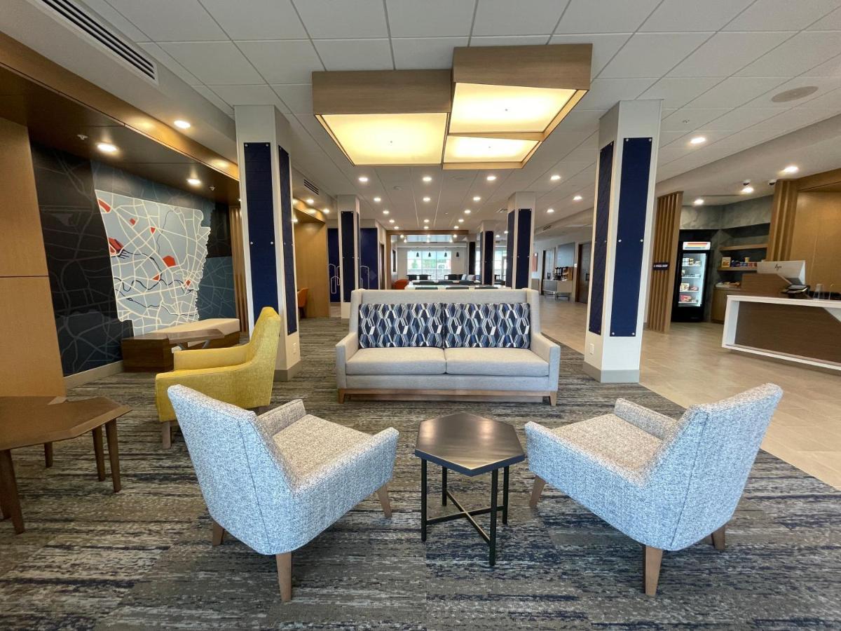 פורט סמית' Holiday Inn Express & Suites - Ft. Smith - Airport By Ihg מראה חיצוני תמונה