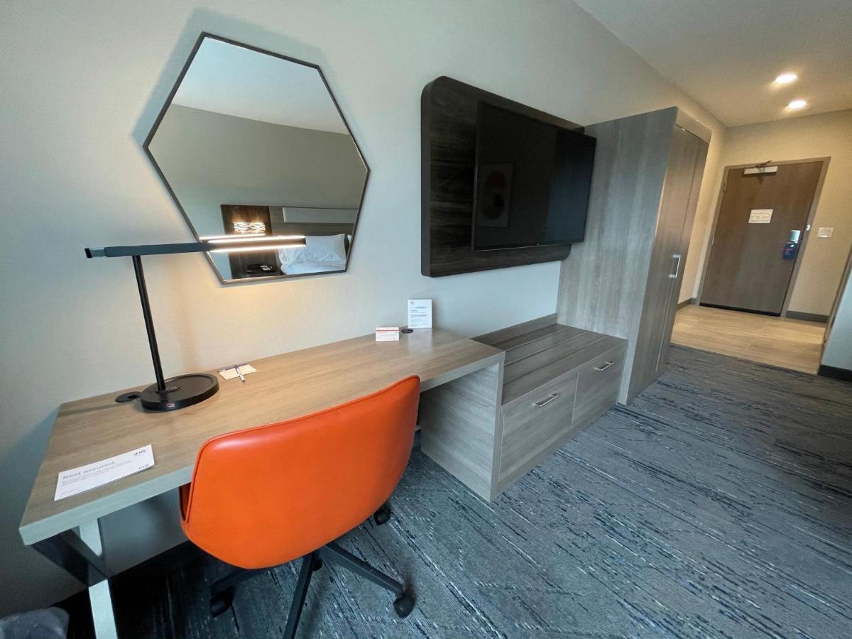 פורט סמית' Holiday Inn Express & Suites - Ft. Smith - Airport By Ihg מראה חיצוני תמונה
