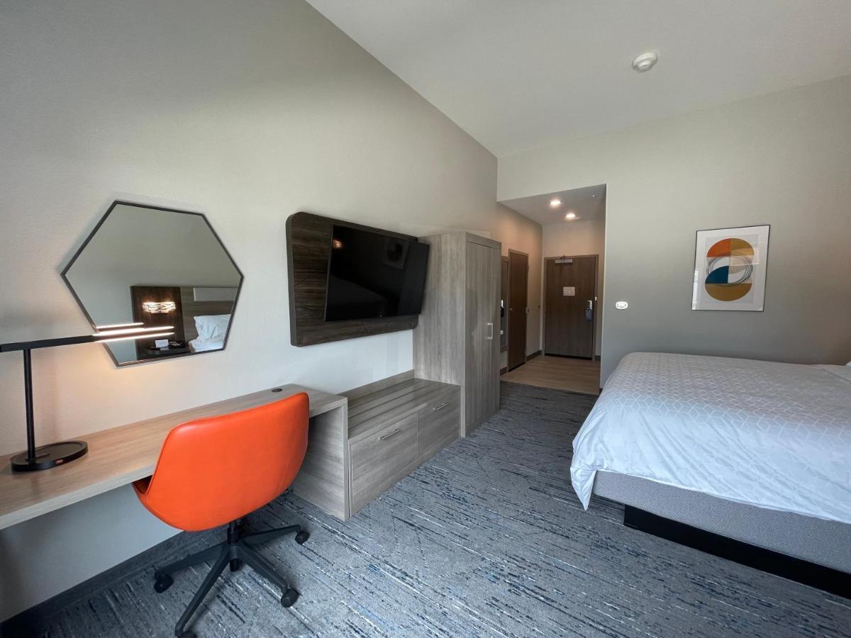 פורט סמית' Holiday Inn Express & Suites - Ft. Smith - Airport By Ihg מראה חיצוני תמונה