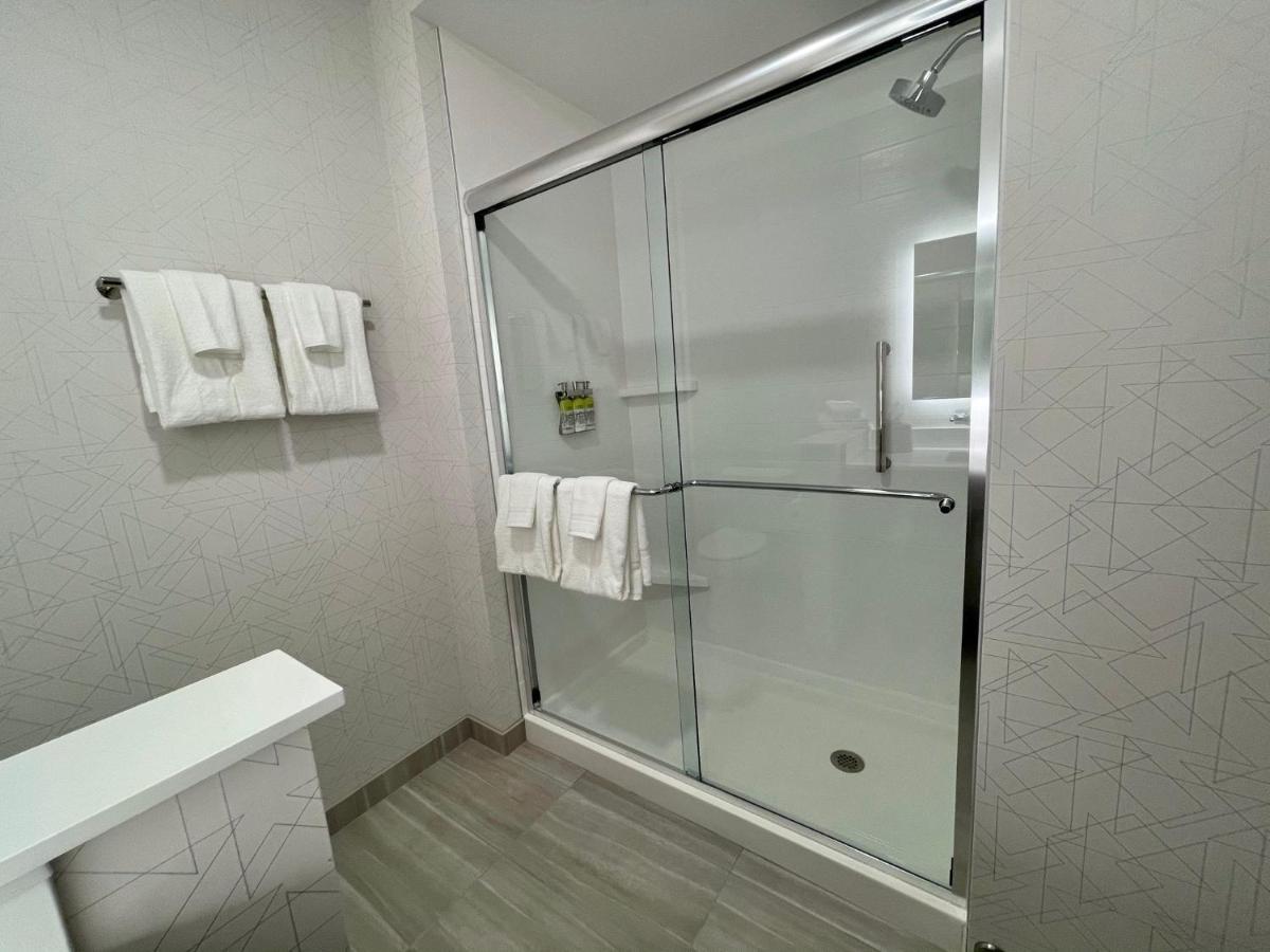 פורט סמית' Holiday Inn Express & Suites - Ft. Smith - Airport By Ihg מראה חיצוני תמונה