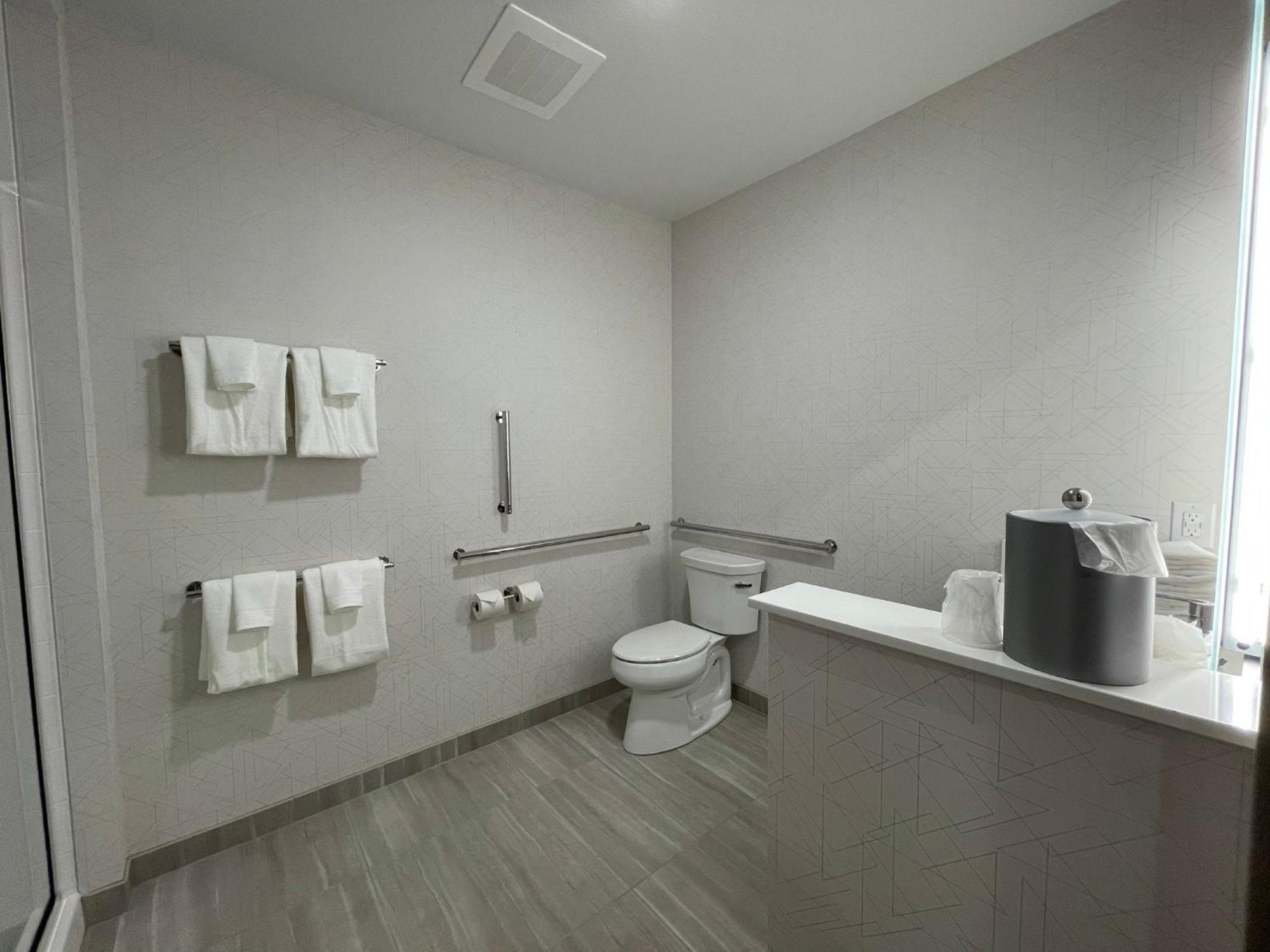 פורט סמית' Holiday Inn Express & Suites - Ft. Smith - Airport By Ihg מראה חיצוני תמונה